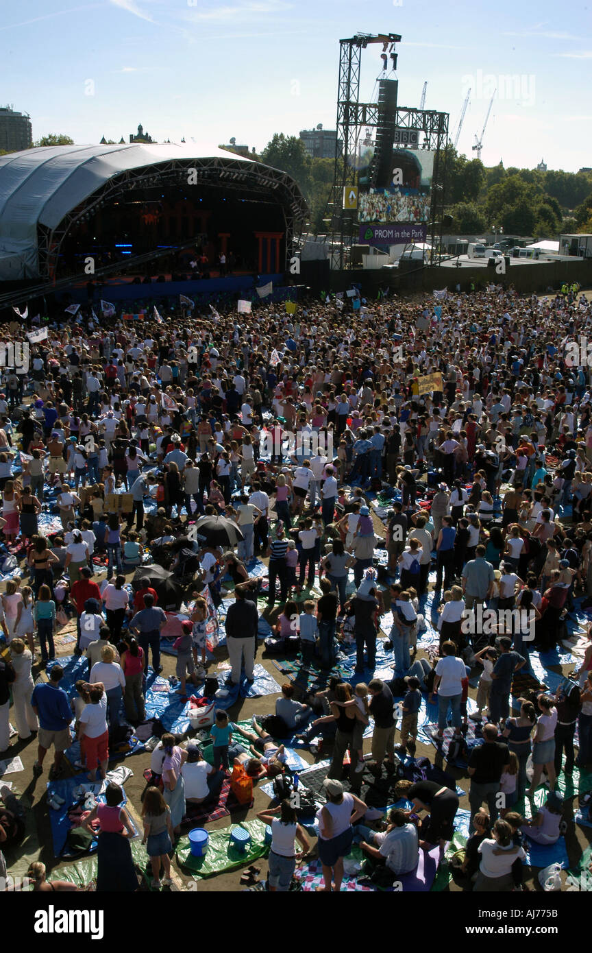 I fan all aria aperta pop in concerto a Hyde Park Londra Foto Stock