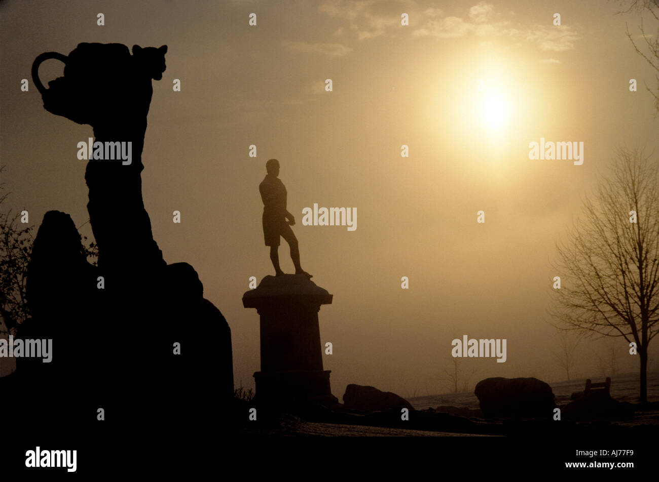 Statua di Robbie Burns in misty la luce solare Foto Stock