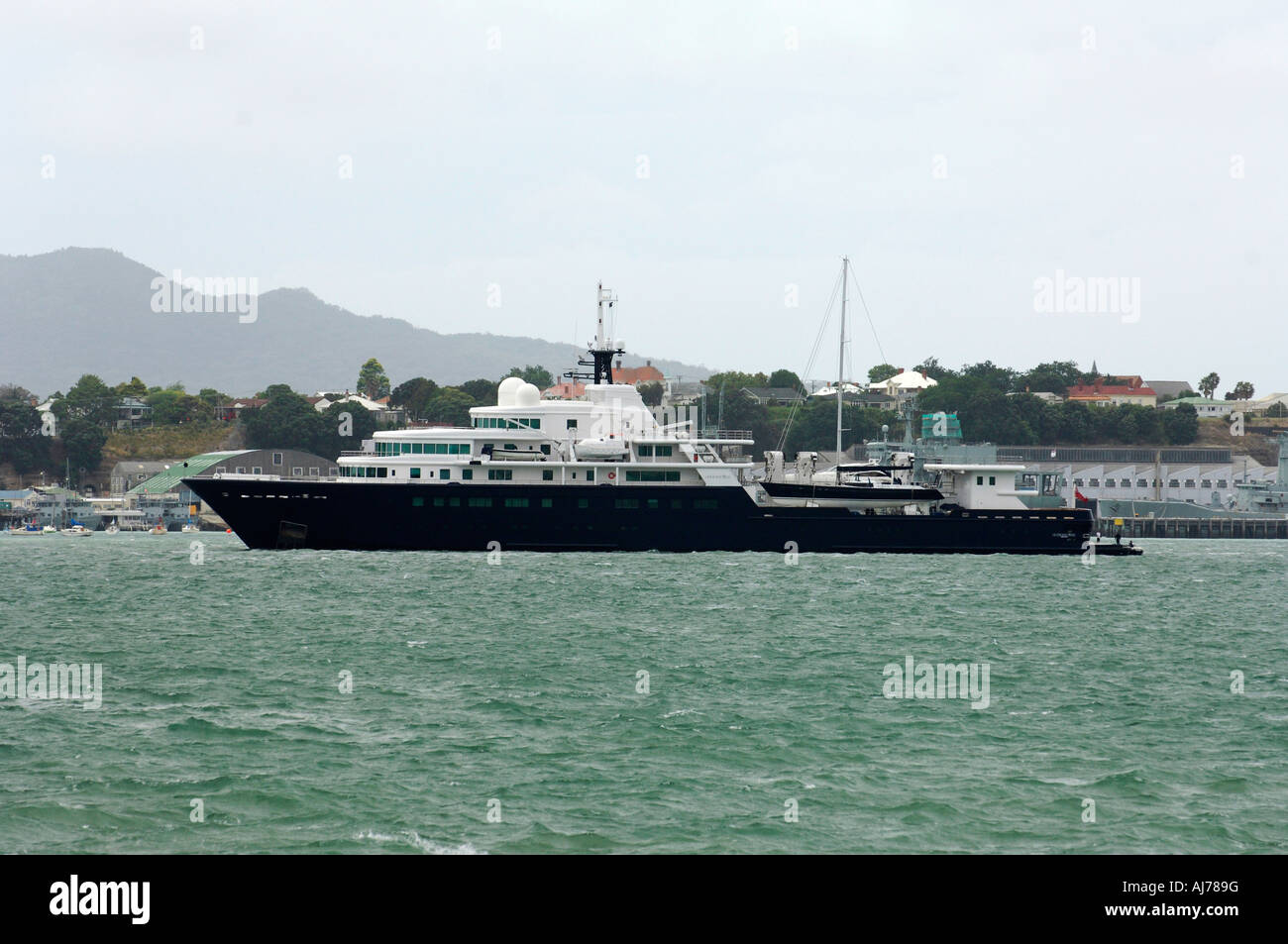 Motoryacht Le Grand Bleu nel porto Waitamata Auckland Nuova Zelanda 16 12 2005 Foto Stock