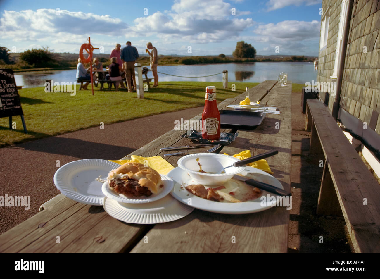 Gli avanzi a Turf Pub, Exeter Canal, Exeter, Devon, Regno Unito. Foto Stock