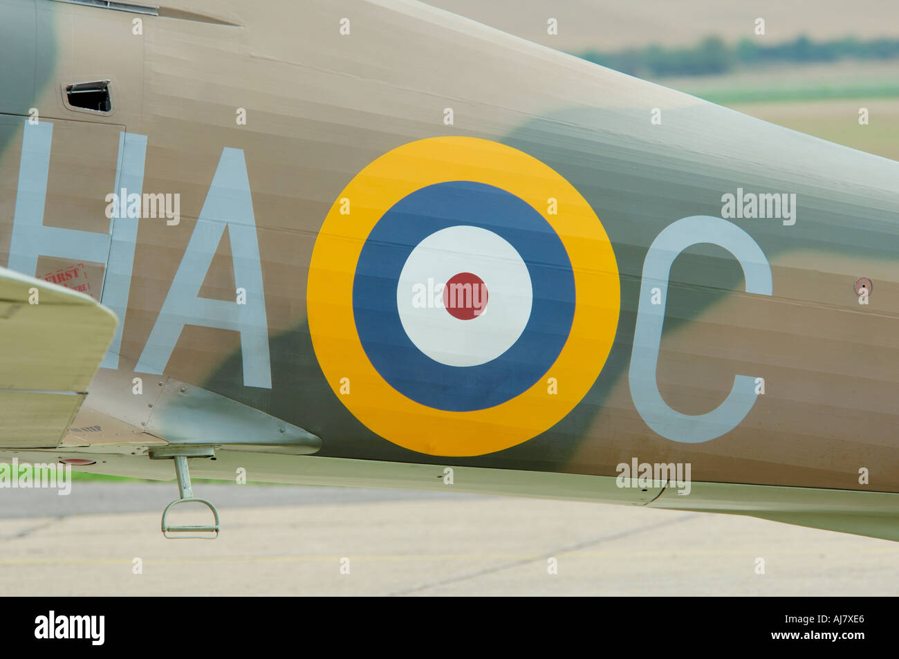 RAF roundel sul Hawker Hurricane WWII fighter a RAF Duxford Inghilterra Foto Stock