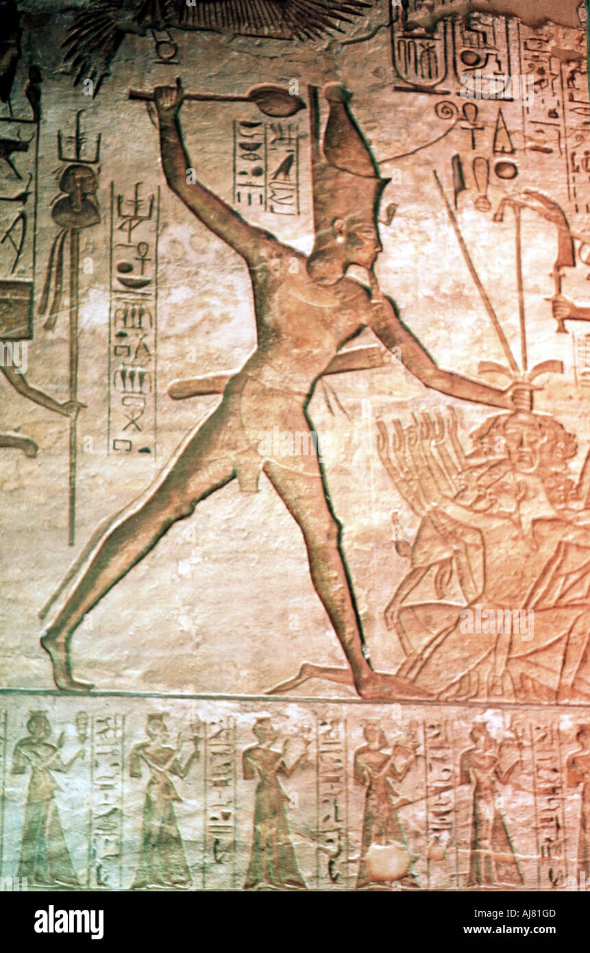 Rilievo di calcare dal tempio di Ramses II, Abu Simbel Egitto del XIII secolo A.C. Artista: sconosciuto Foto Stock
