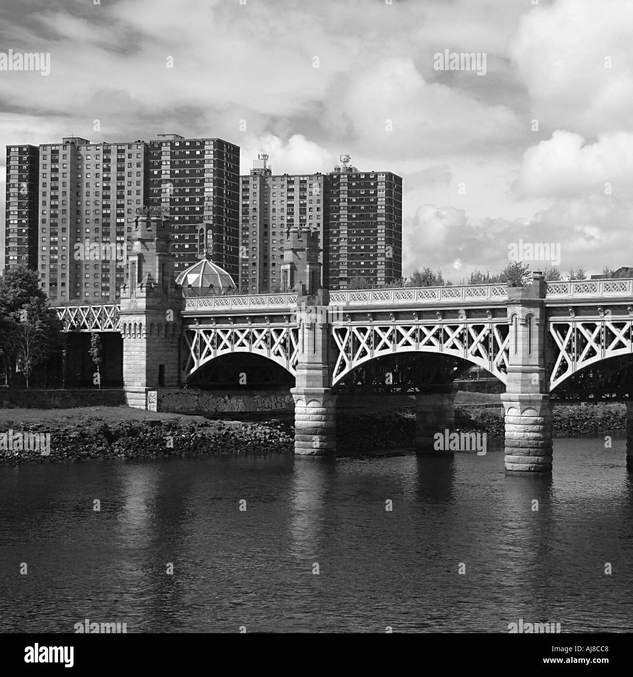 Ponte sul fiume Clyde a Glasgow Foto Stock