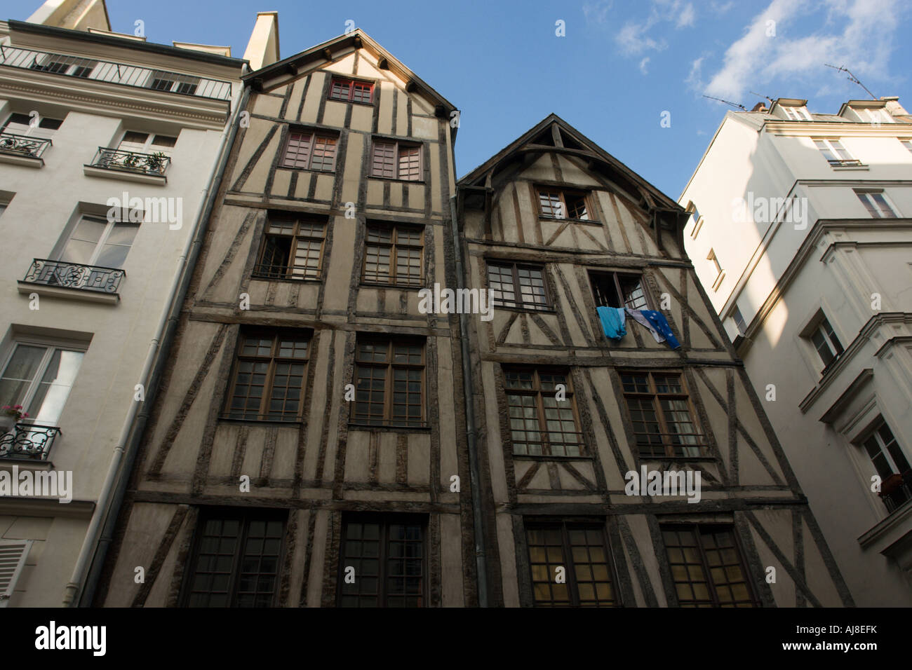 Edifici medievali in Rue Francois Miron Parigi Francia Foto Stock
