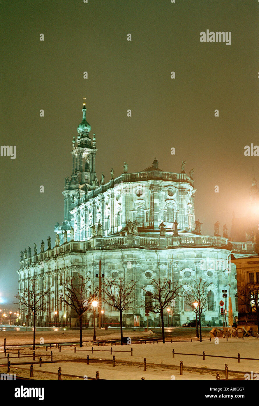 Corte cattolica Chiesa di notte Dresden Germania Foto Stock