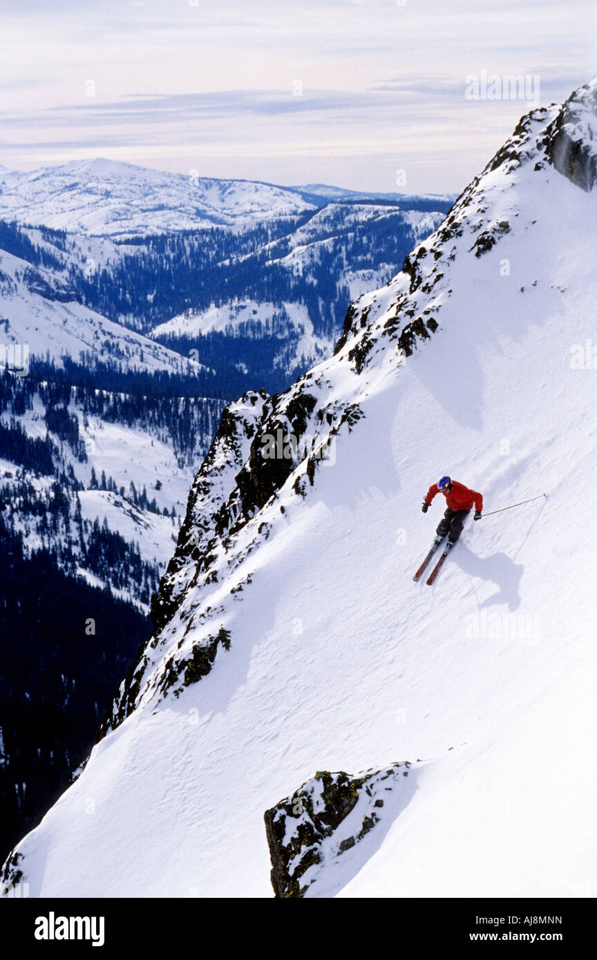 L'uomo sci presso Squaw Valley Foto Stock