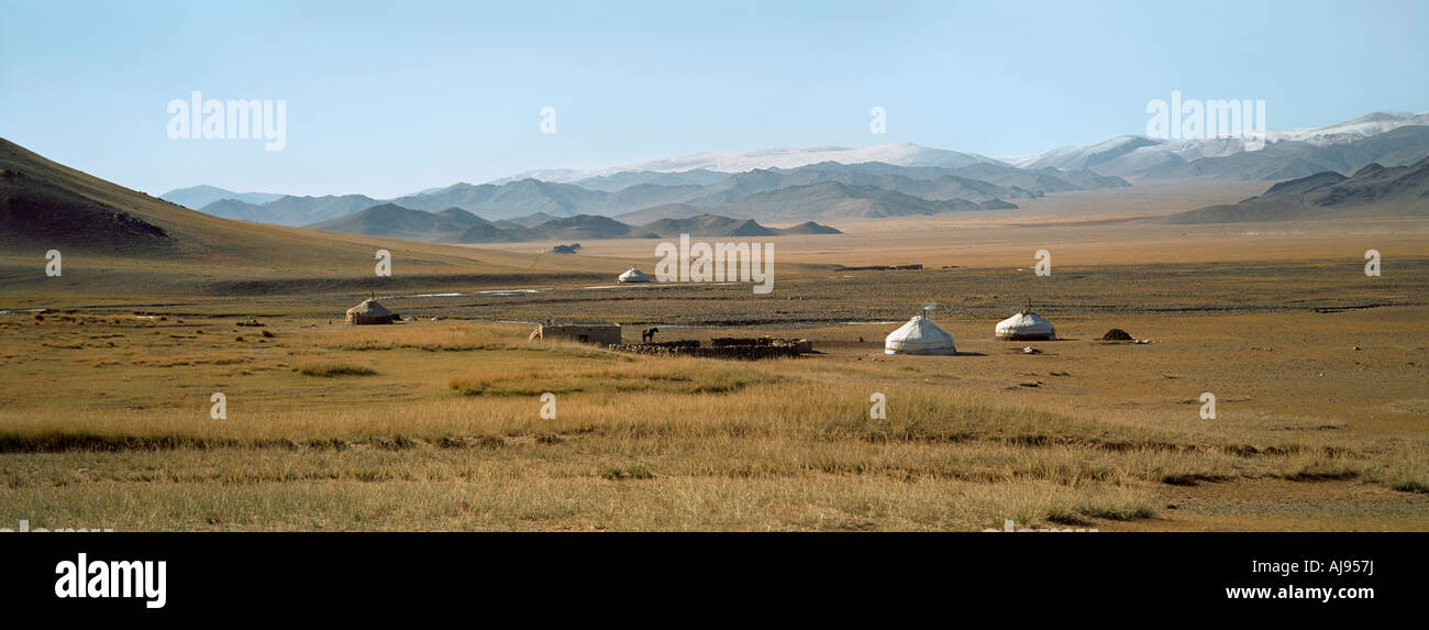 Tradizionale dimora mongolo ger o yurt. Altai mongolo (Mongolo Nuruu Altayn). Provincia Baian-Olgii. Mongolia Foto Stock