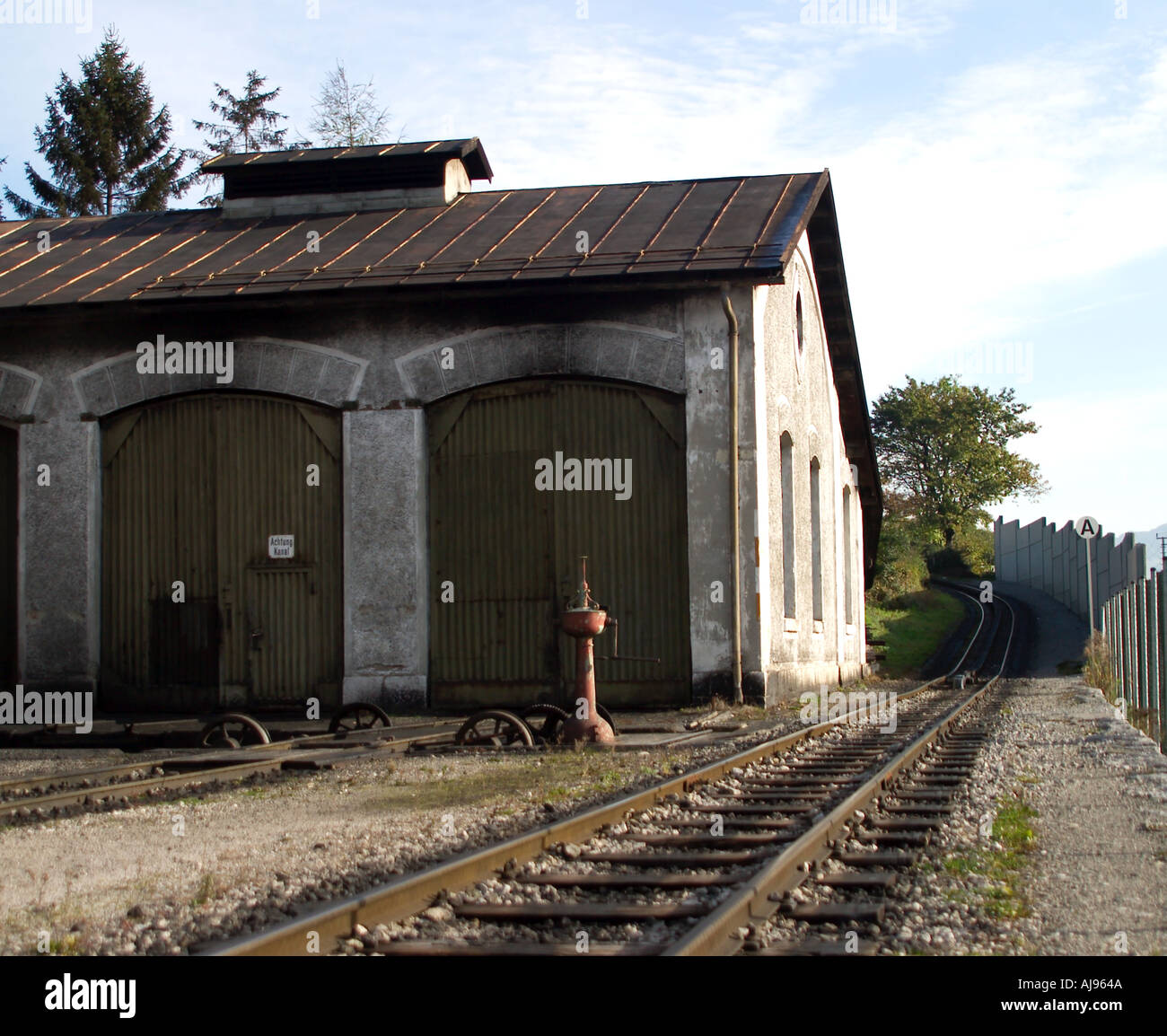 Achenseebahn pignone cremagliera motore capannone e via Gradiant Foto Stock