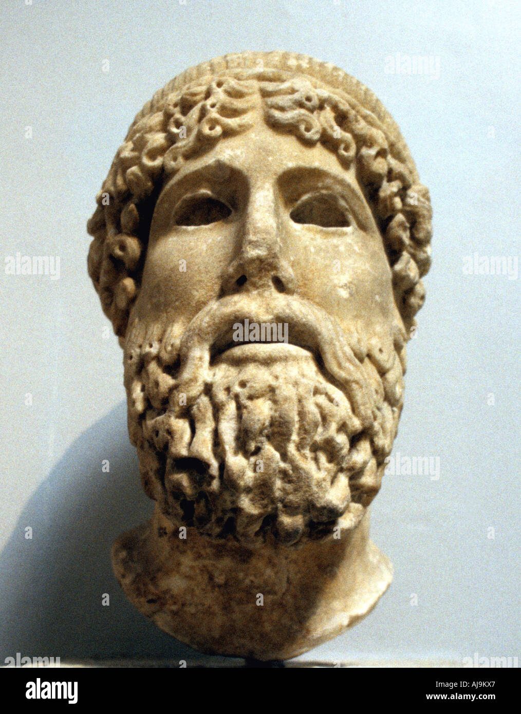 Testa di marmo, probabilmente del greco antico dio Zeus, eventualmente del I secolo A.C. Artista: sconosciuto Foto Stock