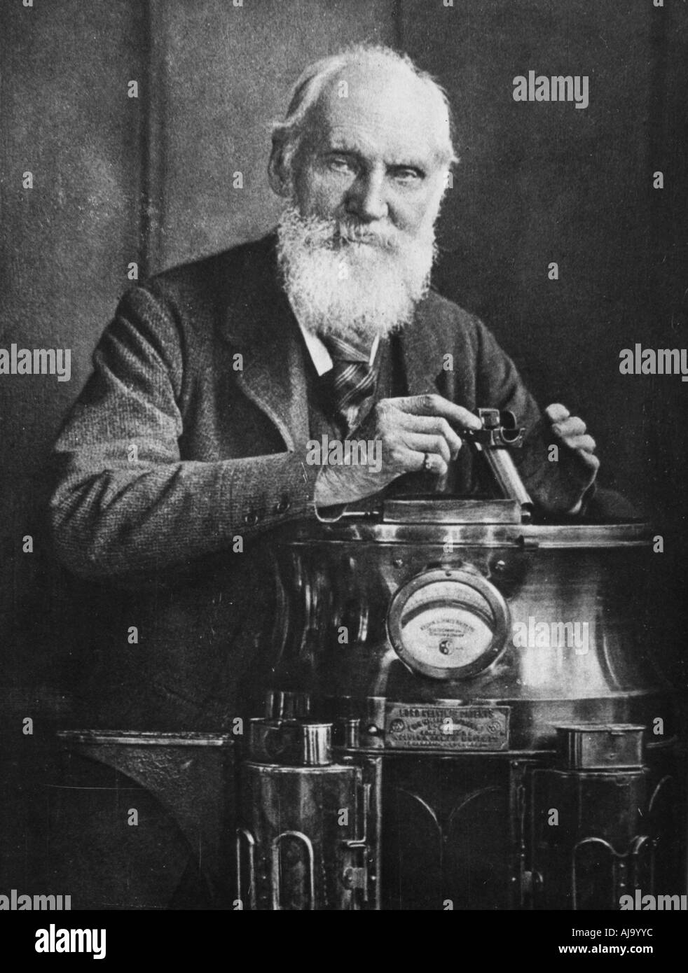 Lord Kelvin, Fisico e matematico scozzese, con la sua bussola, 1902. Artista: James Craig Annan Foto Stock