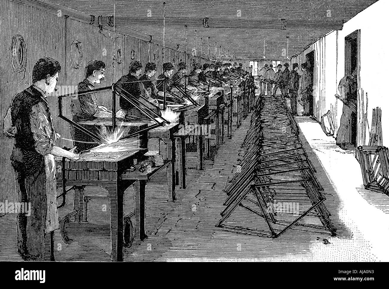 Saldatura di telai di bicicletta in una fabbrica americana, 1900. Artista: sconosciuto Foto Stock