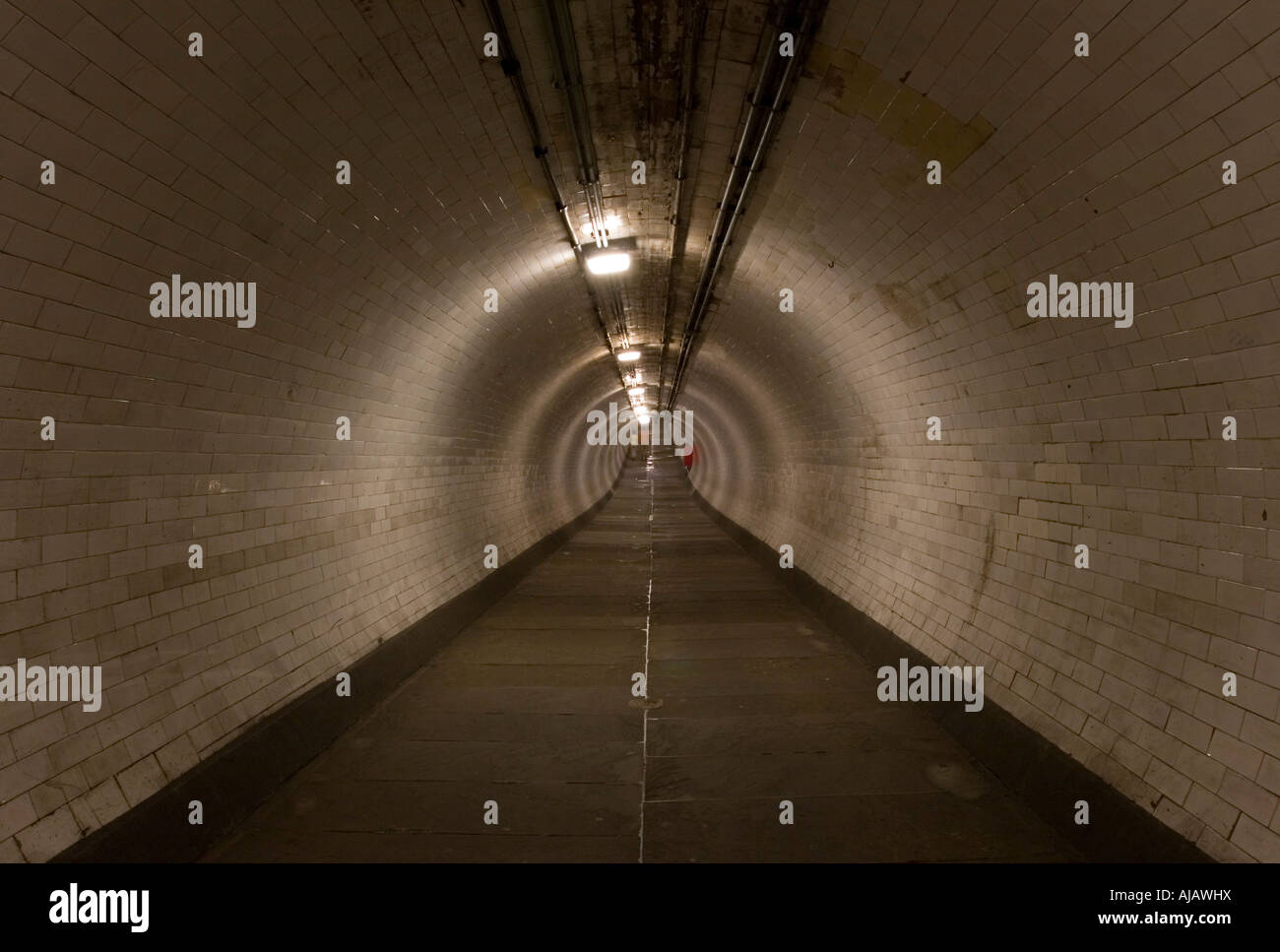 Greenwich tunnel pedonale di Londra Foto Stock