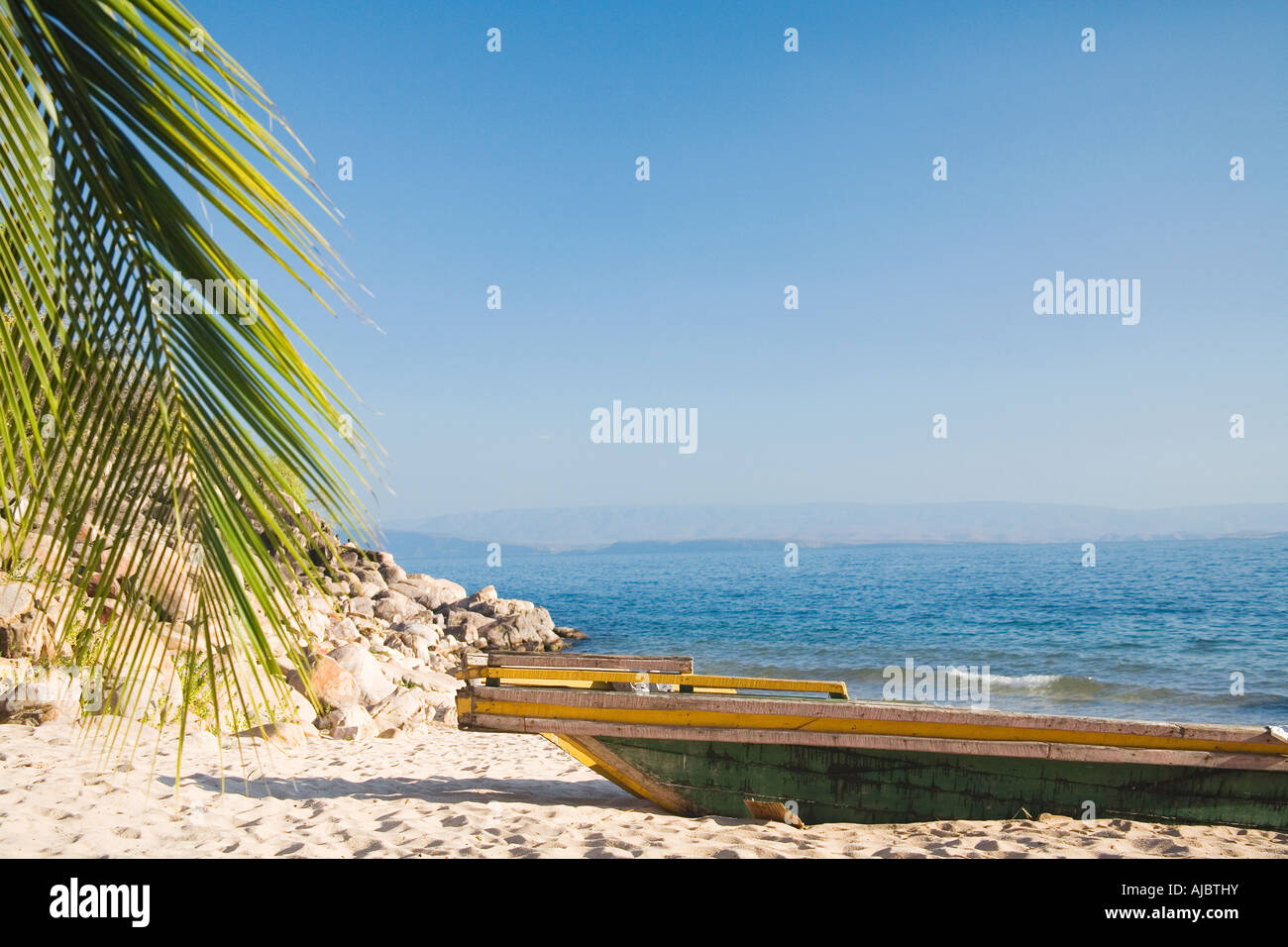 Legno 'Plank' imbarcazione sulla spiaggia Foto Stock