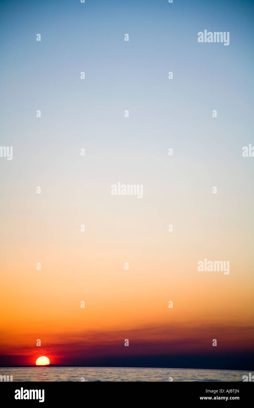 Drammatico Tramonto sul lago Tanganica Foto Stock