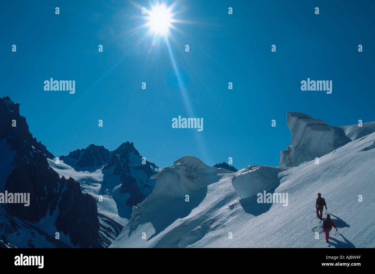 Il team di corda di due alpinisti, ghiacciaio viaggiare sul ghiacciaio argentino, Francia Savoyen, Chamonix Foto Stock