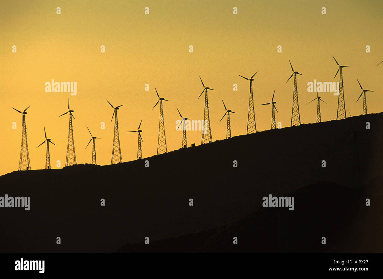 Centrali eoliche nella luce della sera, Spagna, Andalusia Foto Stock