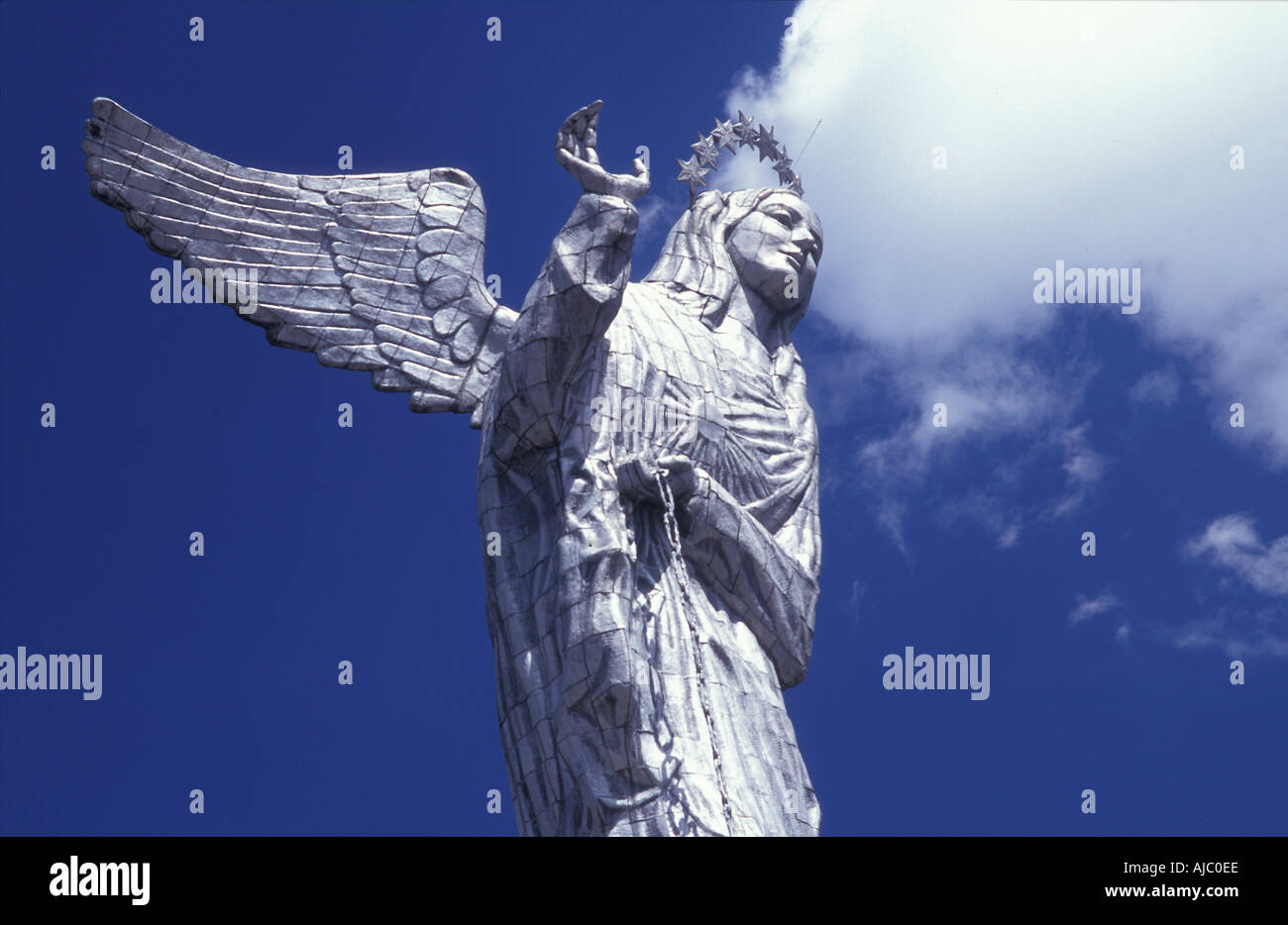 La statua dell'Angelo di Quito Virgen de Quito sovrasta la capitale Ecuadoriana sul Cerro Panecillo Foto Stock