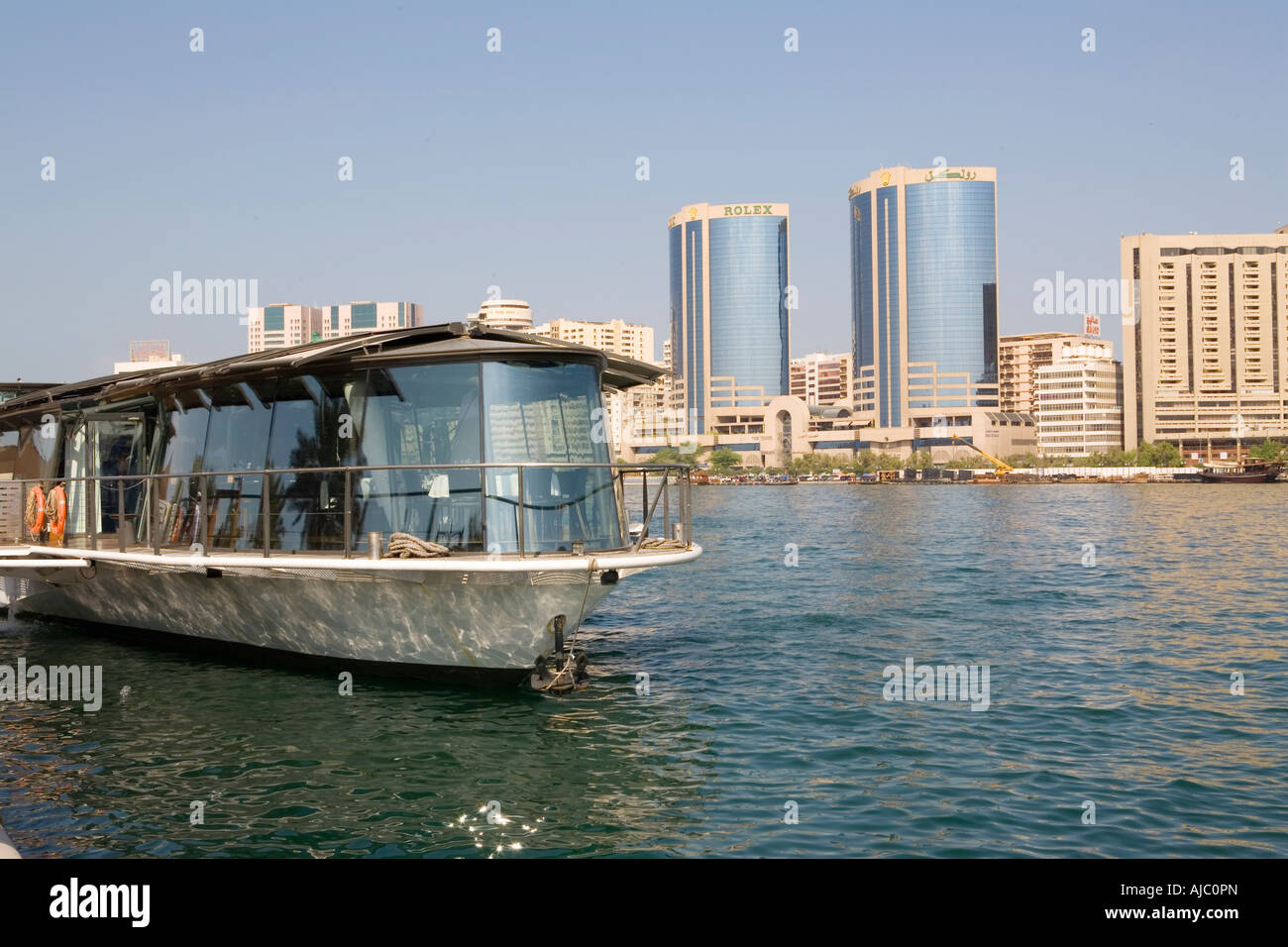 Tour in barca e Alta sorge come la Twin Towers Hotel Intercontinental Foto Stock