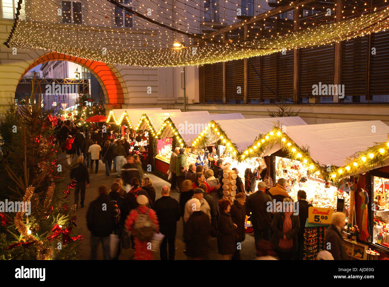 Berlin Mitte Berliner Unter Den Linden Weihnachtsmarkt Weihnachten Markt Weihnachts Fiera Mercato di Natale Foto Stock