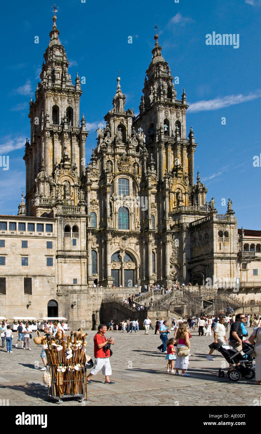 La facciata occidentale (o la Fachada de la Plaza del Obradoiro) della Cattedrale di Santiago di Compostela. Foto Stock