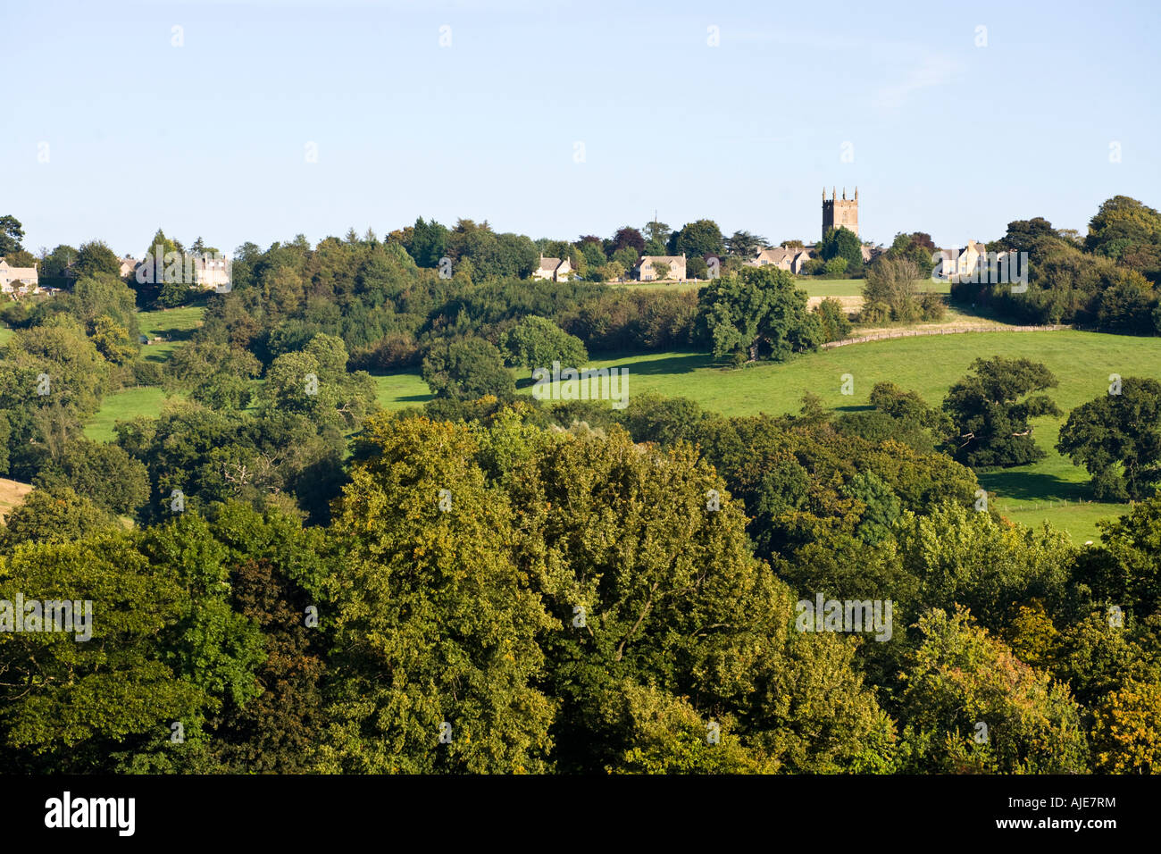 Il Cotswold città di Stow on the Wold, Gloucestershire che mostra la sua collina la posizione superiore Foto Stock