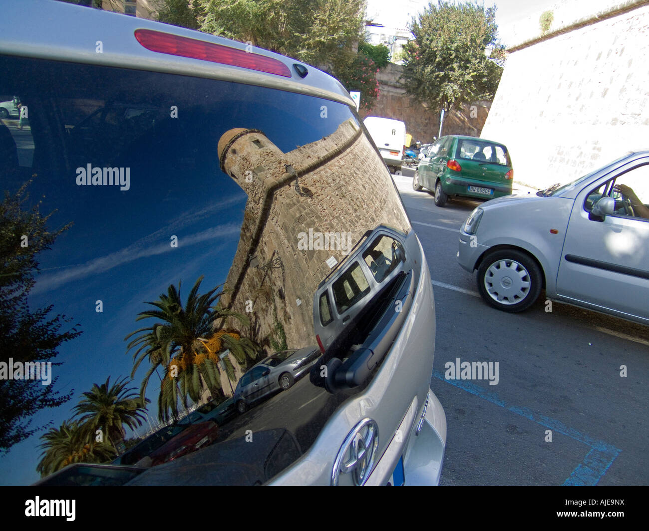 Sardegna - Alghero - la riflessione in auto a noleggio Foto Stock