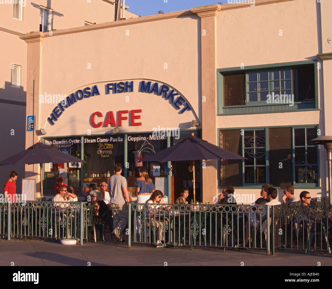 California Hermosa Beach sidewalk cafe ristorante Foto Stock