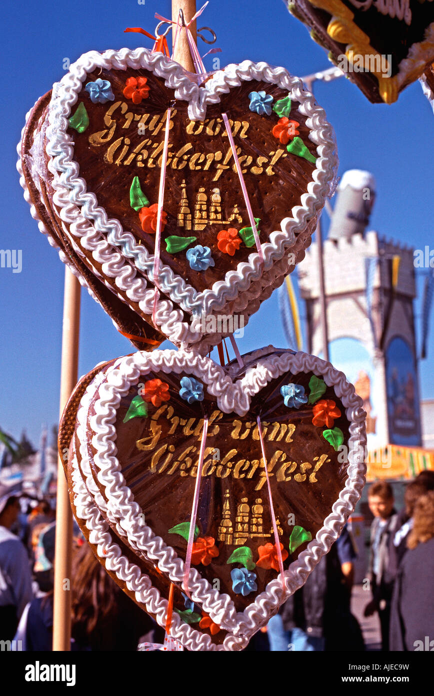 Ue DEU Germania Baviera Monaco di Baviera La October Fest a Monaco di Baviera Gingerbread cuori Foto Stock