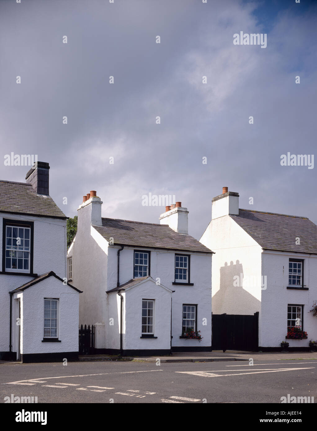 Una vista di un villaggio cottage probabilmente costruita nel XIX secolo a Cushendun County Antrim Irlanda del Nord Foto Stock