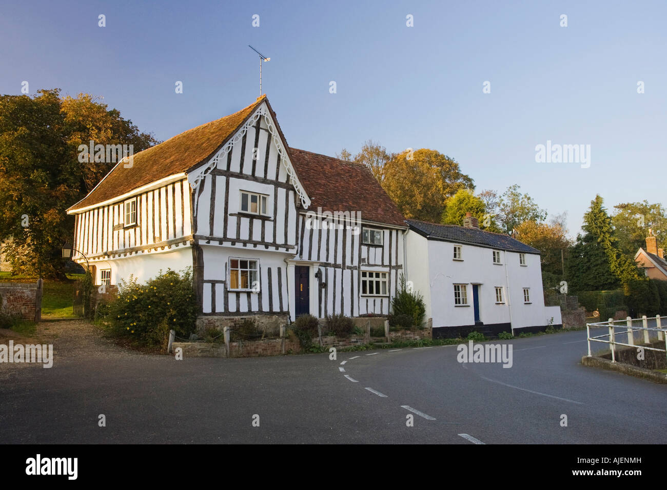 Un stile tudor house nel villaggio di Rattlesden in Suffolk, Regno Unito Foto Stock