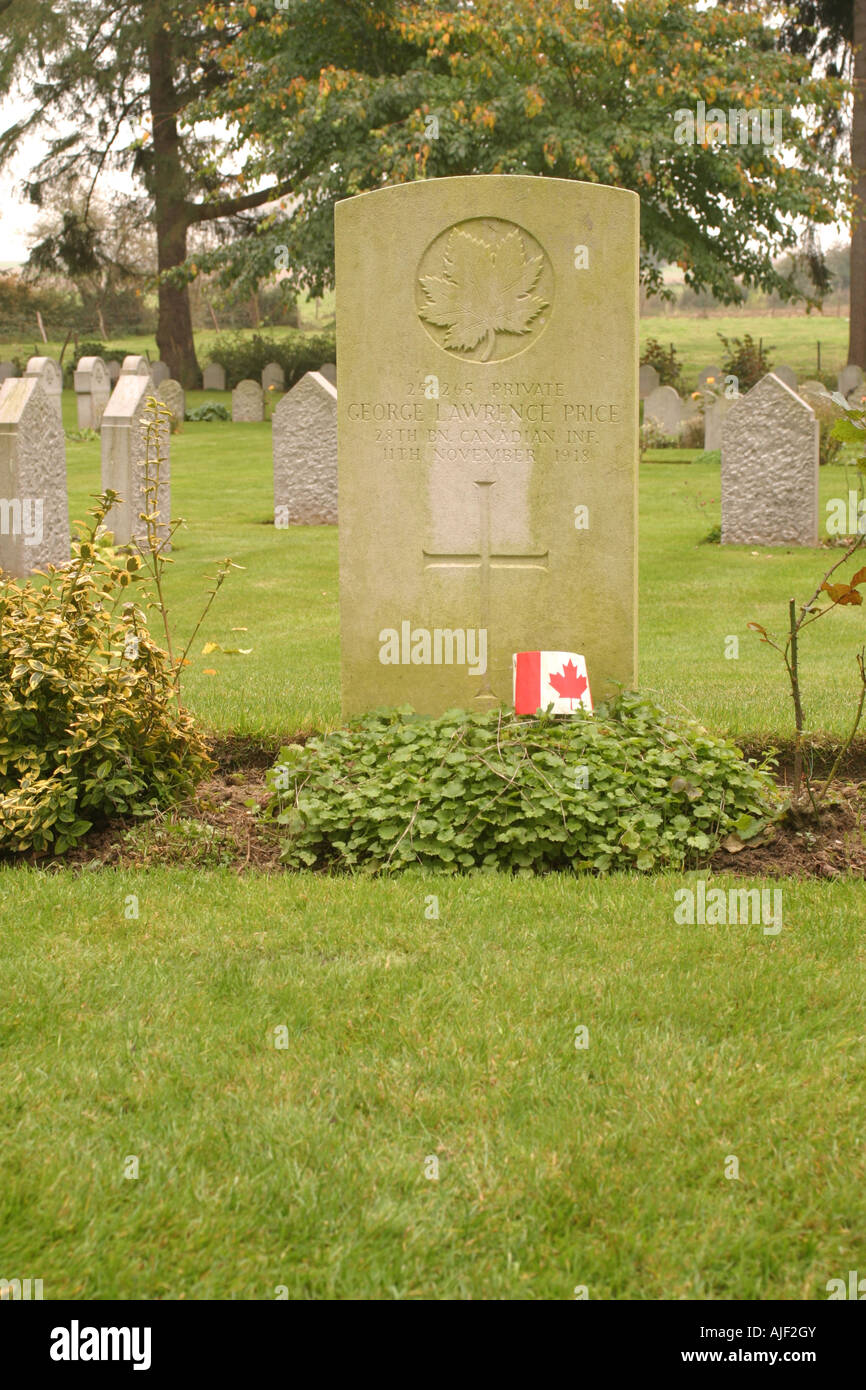 Tomba di George privato Lawrence Prezzo della fanteria canadese St Symphorien Cimitero Mons Belgio Foto Stock