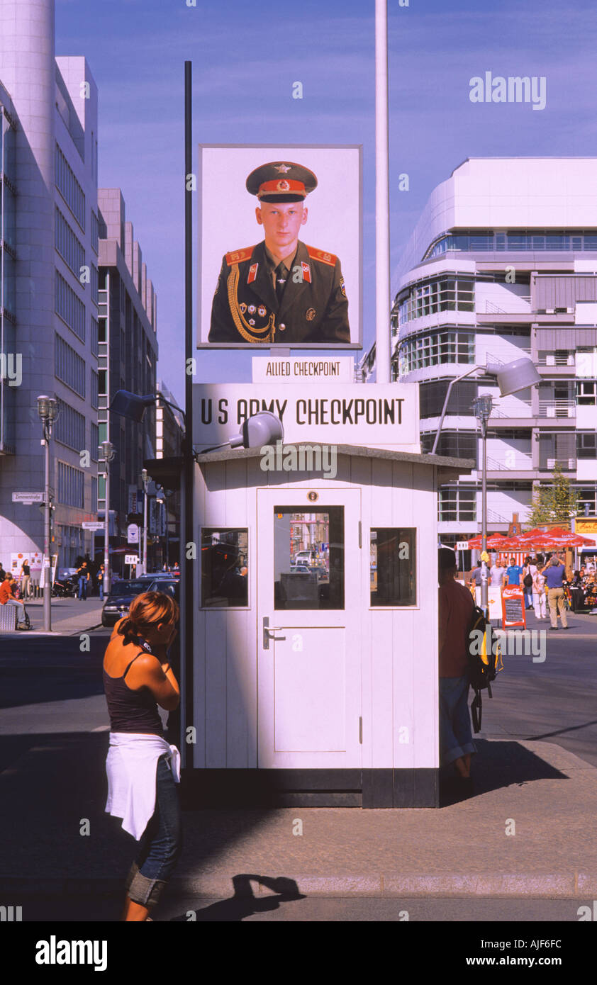 Il Checkpoint Charlie Friedrichstrasse Berlino Germania Foto Stock