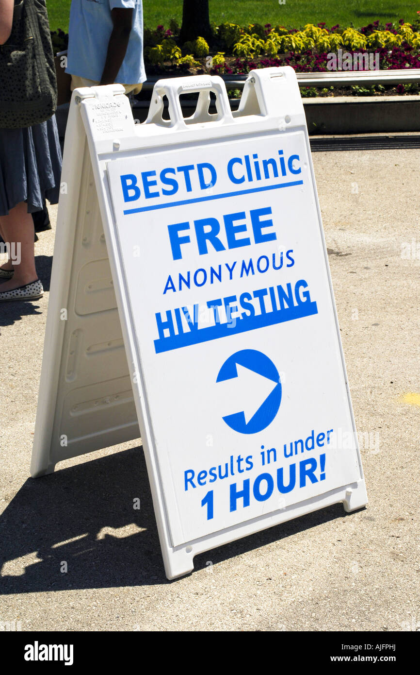 Libera il test HIV clinic billboard Foto Stock