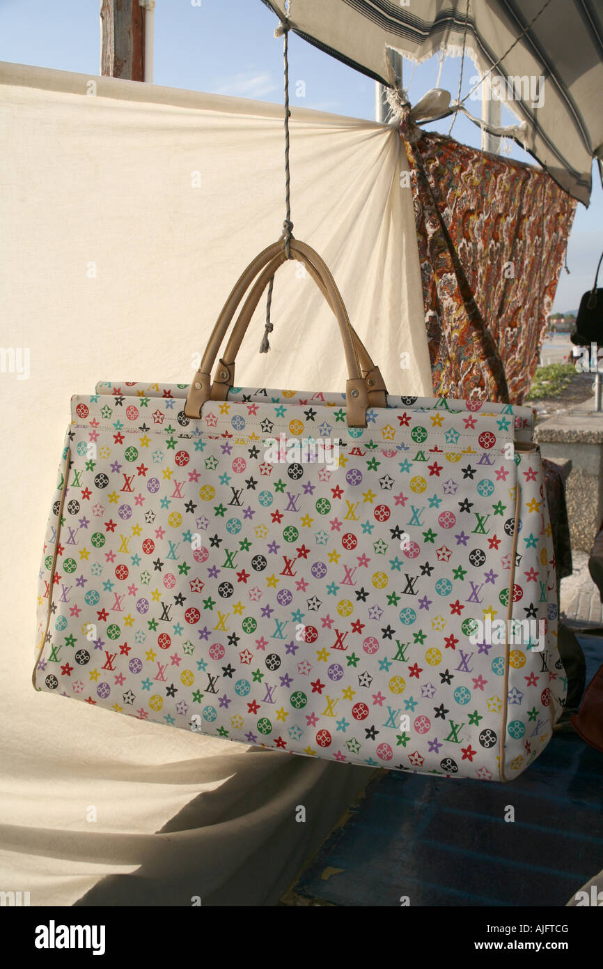 Contraffazione di Louis Vuitton borsetta Foto Stock