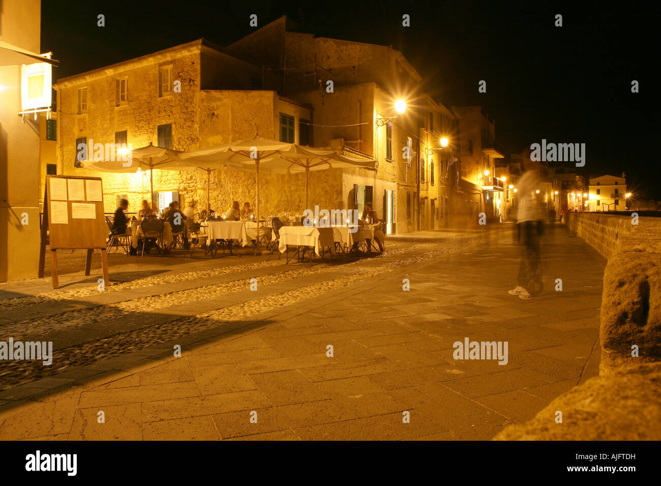 Scena notturna di Alghero, Sardegna, Italia Foto Stock