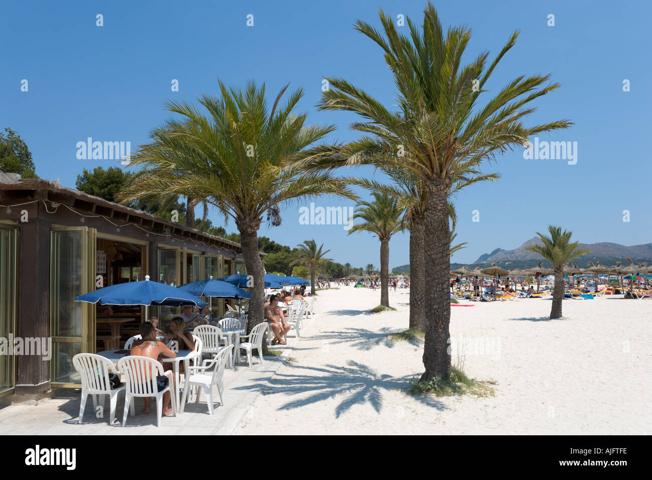 Bar in spiaggia, Puerto de Alcudia, Mallorca, Spagna Foto Stock