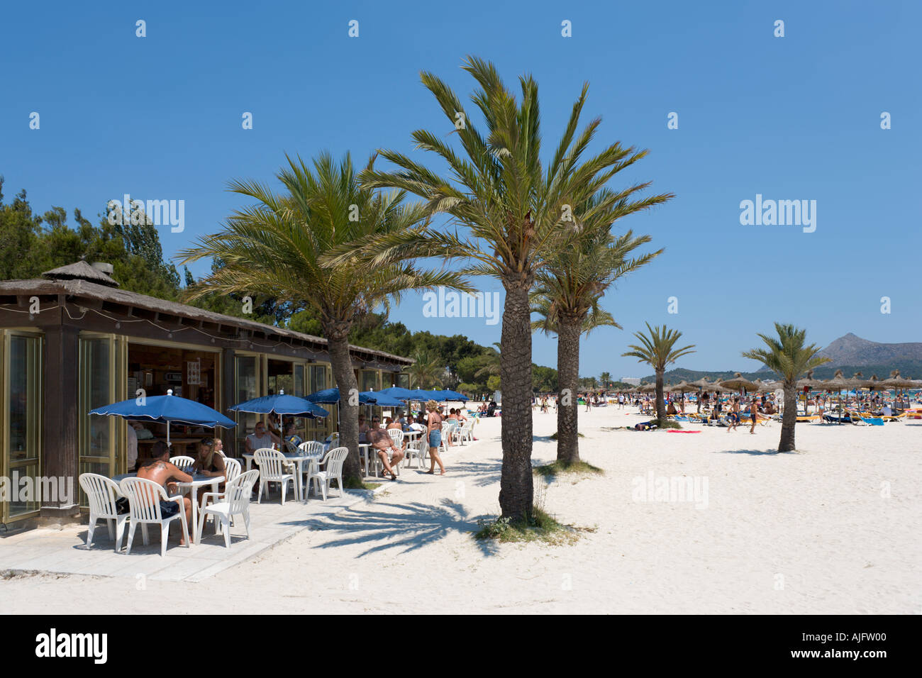 Bar in spiaggia, Puerto de Alcudia, Mallorca, Spagna Foto Stock