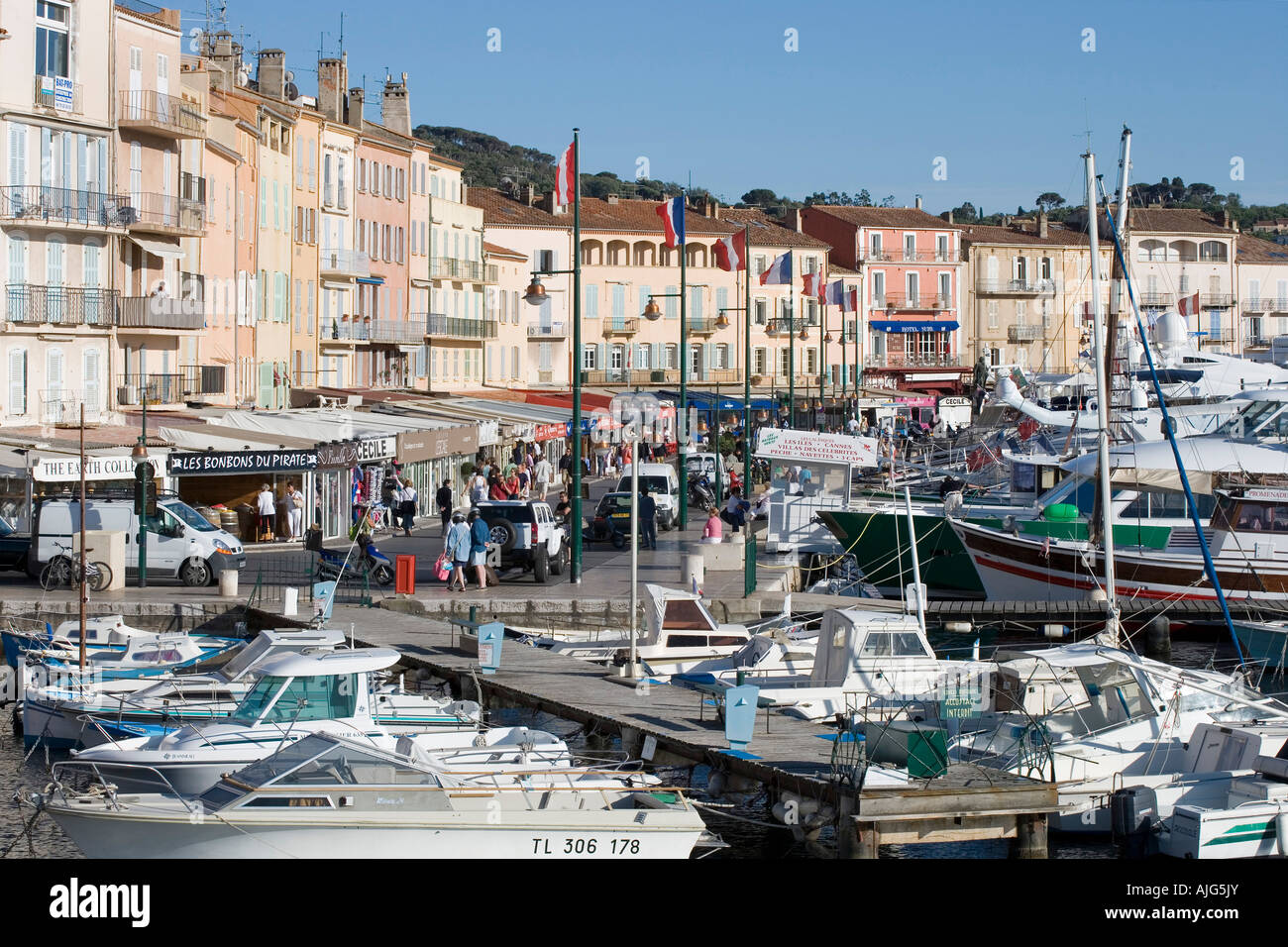 Saint Tropez, bacino portuale e il lungomare Foto Stock