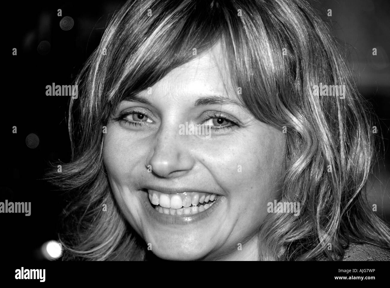 Primo piano della giovane donna bionda ritratto Foto Stock