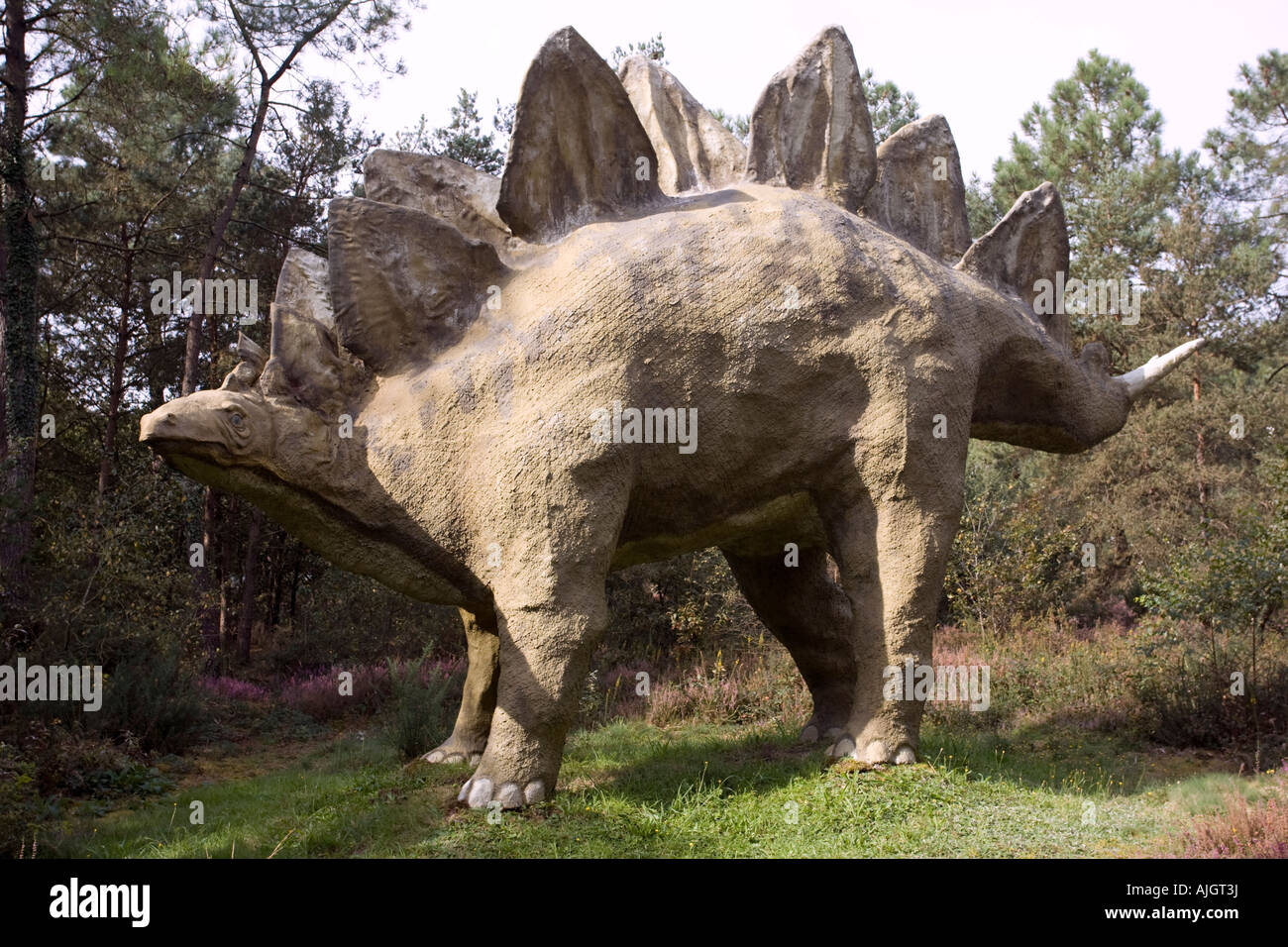 Lifesize la ricostruzione di un dinosauro blindato del tardo Giurassico Francia Foto Stock