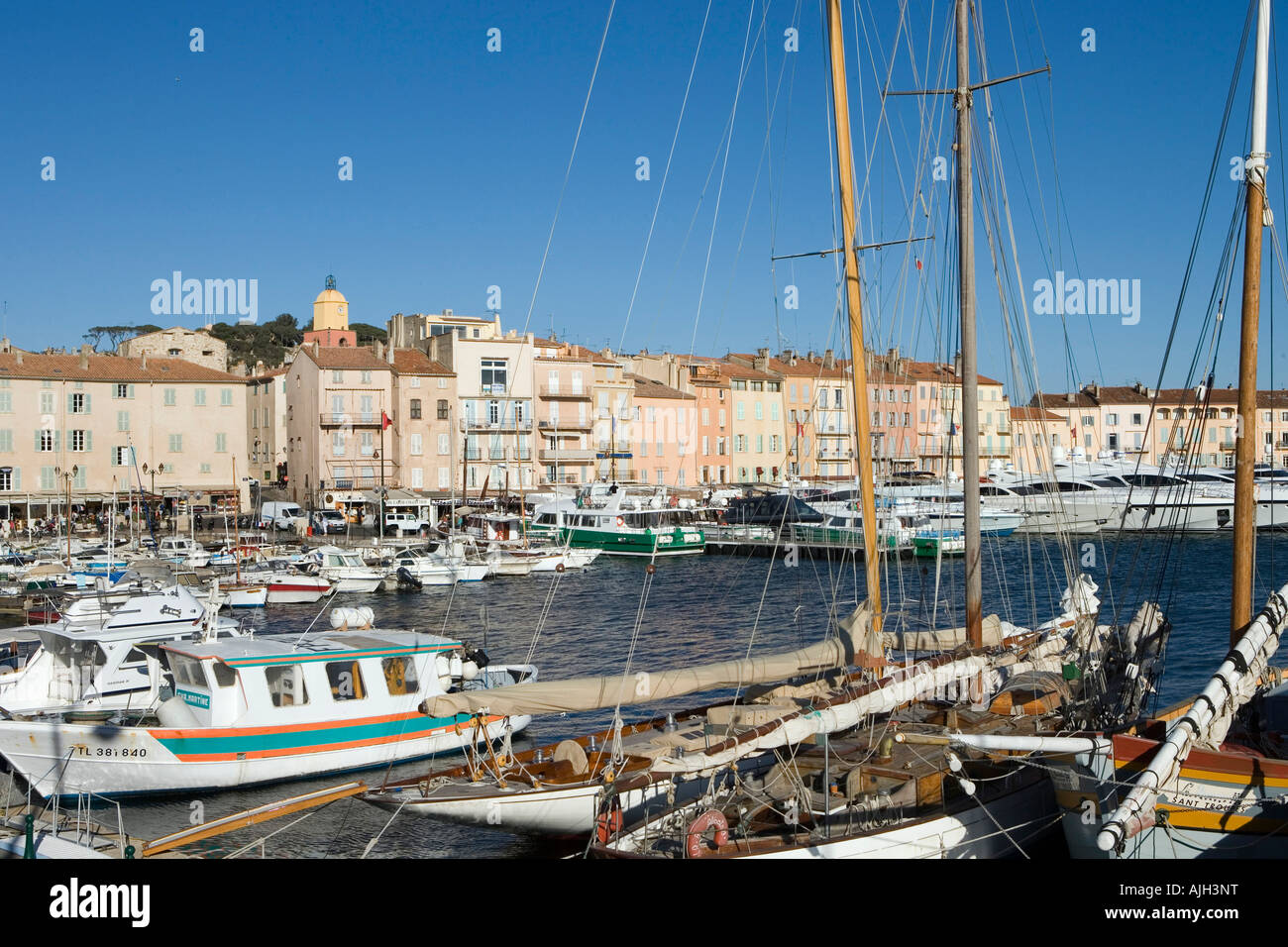 Saint Tropez, bacino portuale e il lungomare Foto Stock