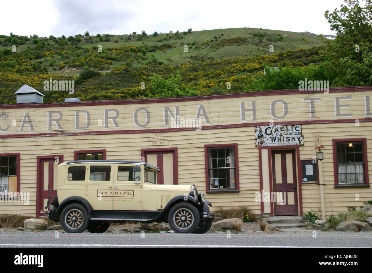 Historic Cardrona Hotel con auto oldtimer Isola del Sud della Nuova Zelanda Foto Stock