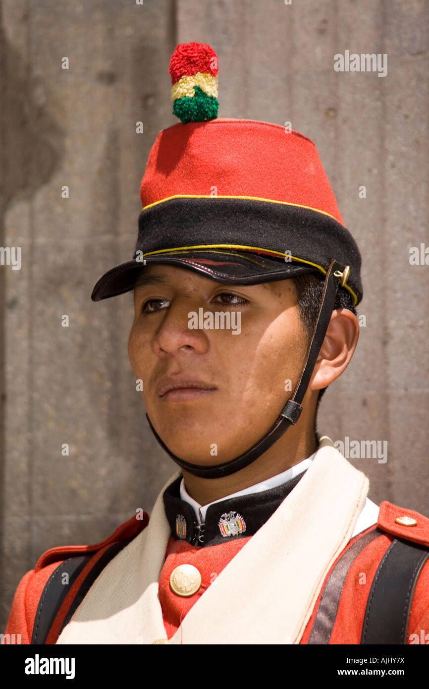 Protezioni cerimoniale al di fuori del palazzo presidenziale in Plaza Murillo, La Paz, Bolivia Foto Stock