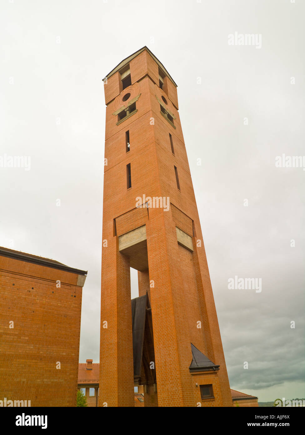 Torre campanaria, ecclesiastici centro educativo, Miskolc, Ungheria Foto Stock