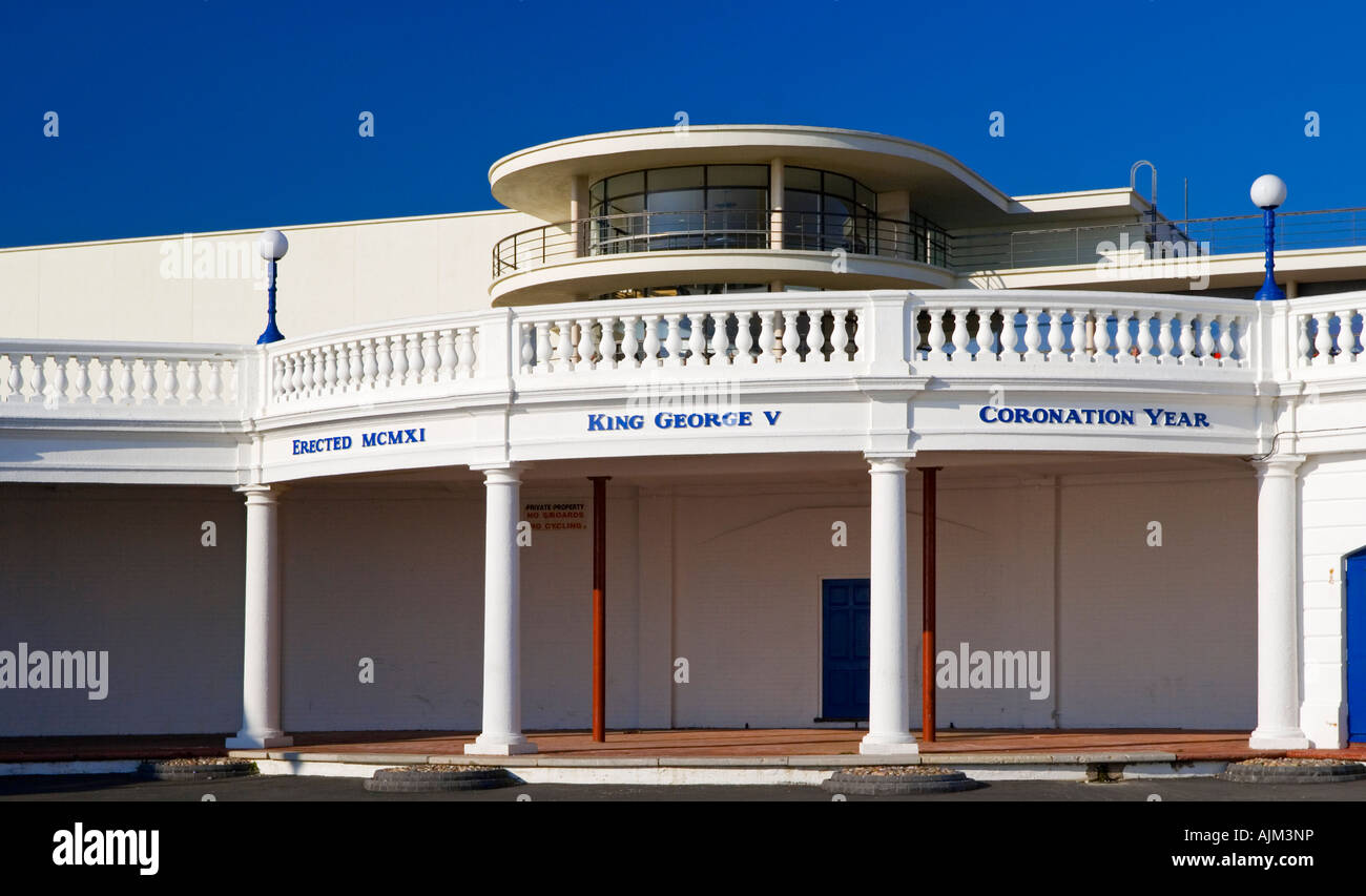 Esterno del De La Warr Pavilion a Bexhill on Sea East Sussex Regno Unito progettato da Erich Mendelsohn e Serge Chermayeff nel 1935 Foto Stock