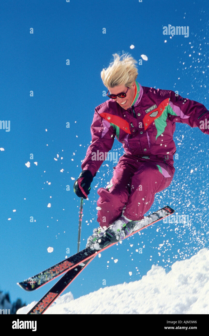 Sciatore sulle piste di Alta Ski Resort di Wasatch Mountains vicino a Salt Lake City nello Utah Foto Stock