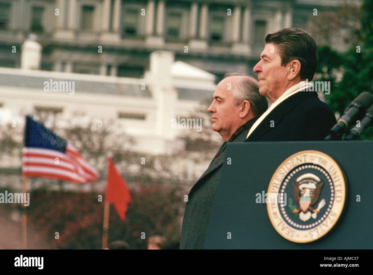 Il Presidente Ronald Reagan con Mikhail Gorbachev Foto Stock