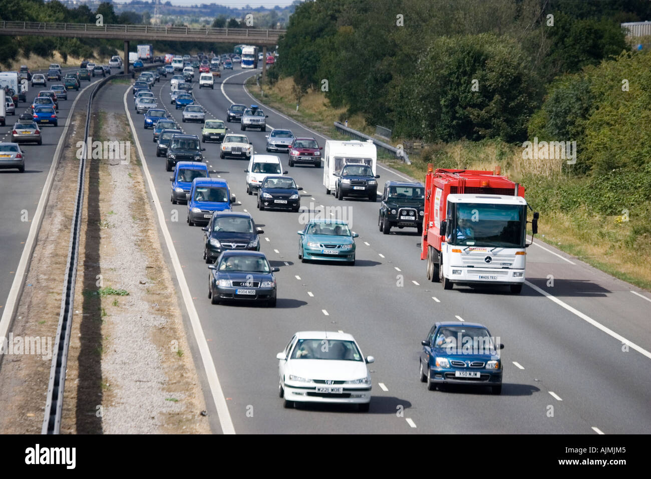 Pesante traffico autostradale sulla M5 su Bank Holiday vicino a Cheltenham Regno Unito Foto Stock