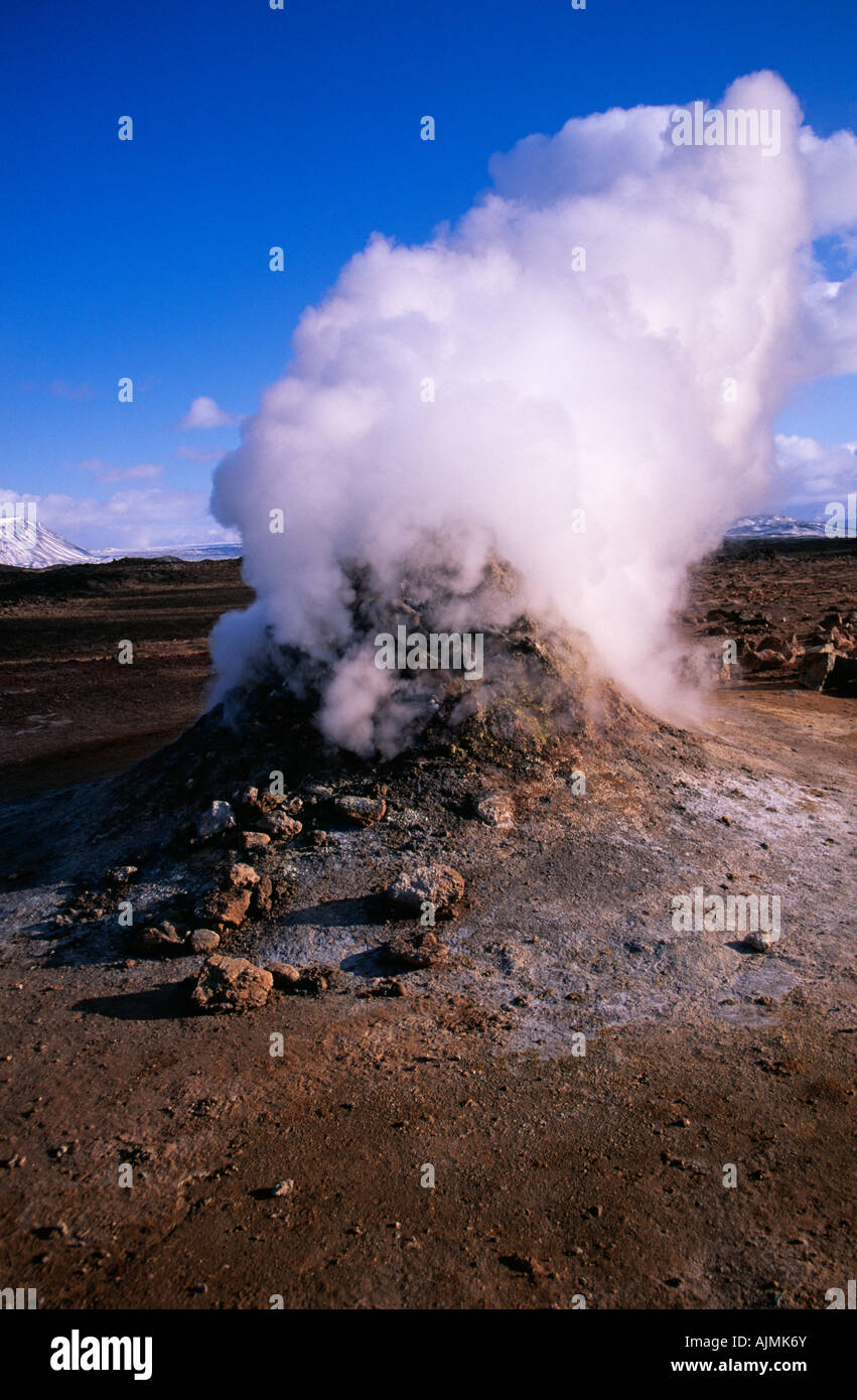 Valvola di sfiato del vapore, Namafjall Ridge, Hverarond, vicino vulcano Krafla, Nord Est Islanda Islanda Foto Stock