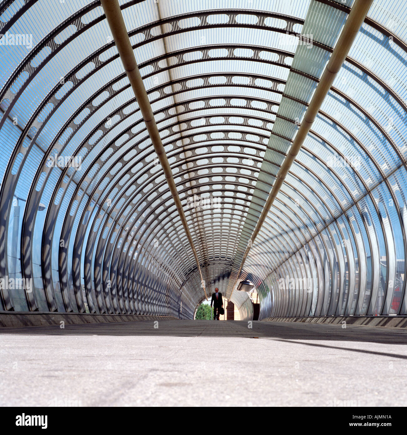 Tunnel di vetro immagini e fotografie stock ad alta risoluzione - Alamy
